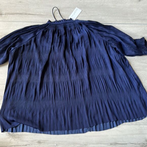 Current Air Angelica Pleated Blouse XS Navy NWT - Picture 6 of 6